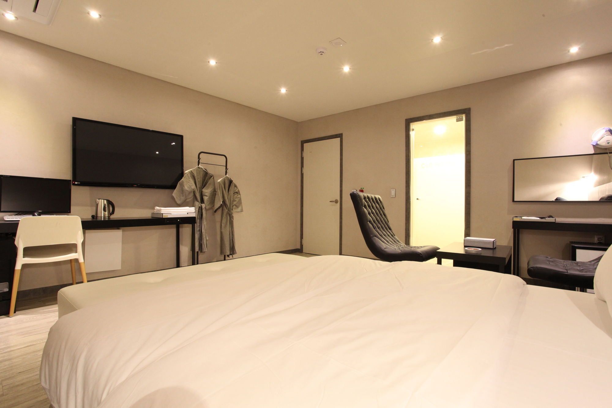 אנסאן C&B Hotel מראה חיצוני תמונה